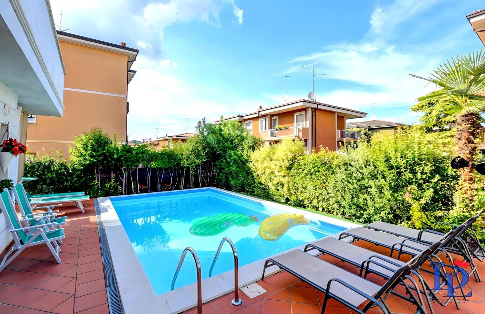 Desenzanoloft Official Partner Marriott Homes & Villas - Garden & Pool Desenzano del Garda Buitenkant foto